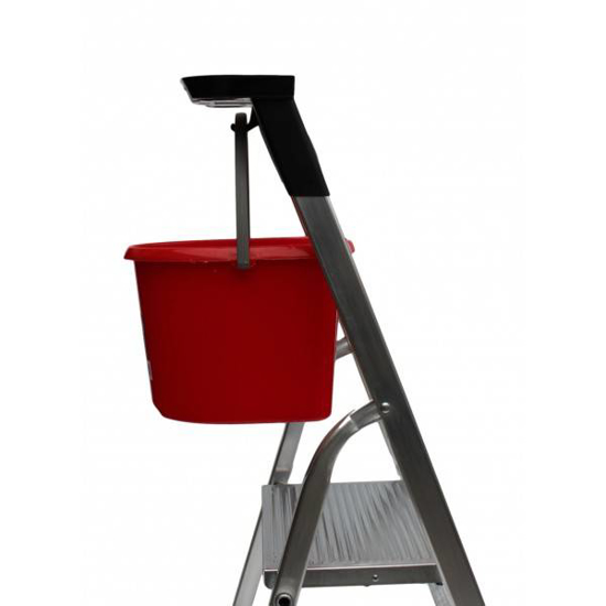 Picture of Aldotrade plastic platform on steps
